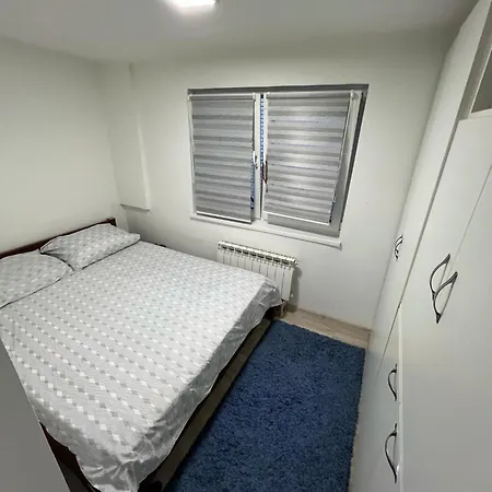 Apartment Make